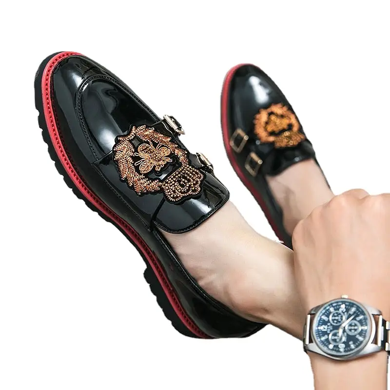 Embroidery Belt Buckle Decoration Slip-On Casual Shoes Low Heel Comfortable Classic Men Shoes